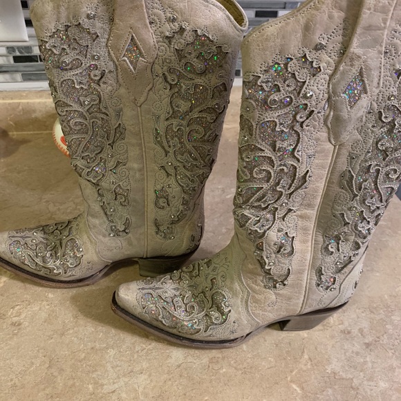 Corral Cowgirl Boots! - Picture 2 of 3